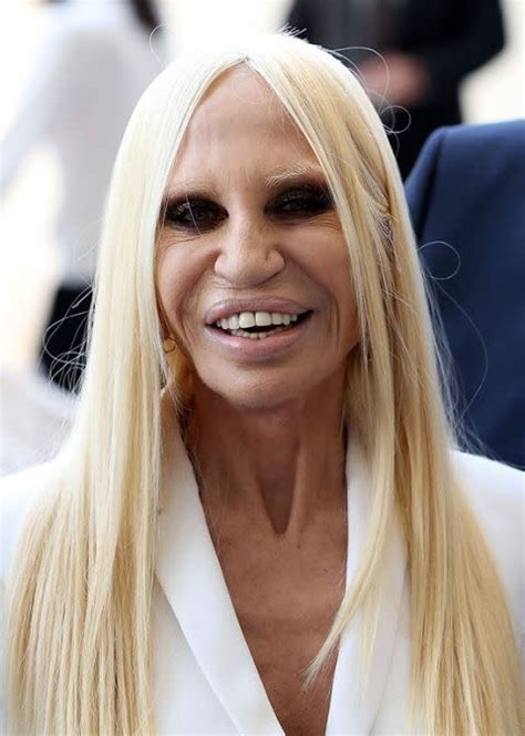 cosa fa oggi donatella versace|what happened to donatella versace's face.